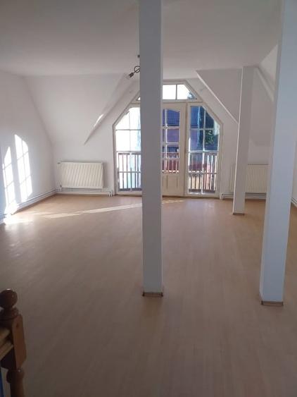 Casă individuală cu 5 camere cu Teren 229 Mp în Central