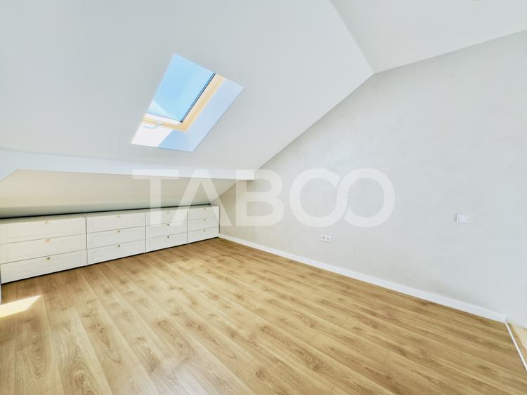 Penthouse cu 5 camere decomandat în Periferie