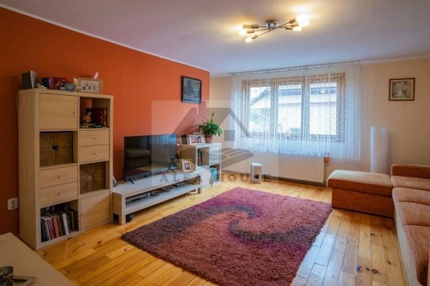 Casă individuală cu 5 camere cu Canalizare în Cernatu
