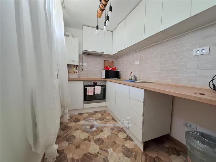 Apartament cu 4 camere decomandat, mobilat în Cug