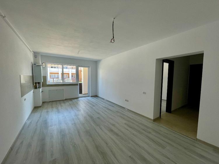 Apartament cu 2 camere semidecomandat în Sânpetru