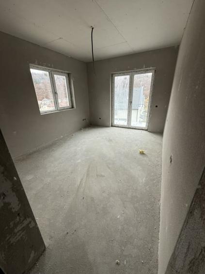 Duplex cu 4 camere cu Canalizare în Florești