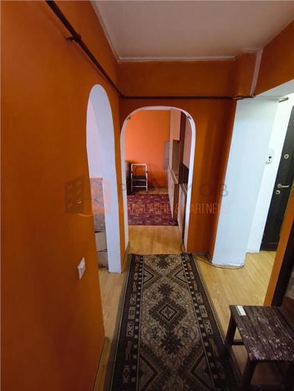 Apartament cu 2 camere decomandat, mobilat în Micro 3