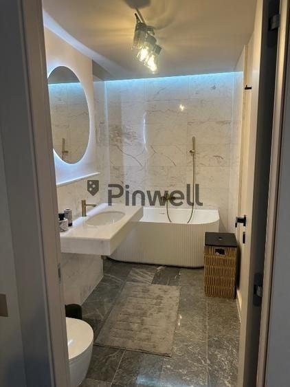 Apartament cu 2 camere decomandat, mobilat în Central
