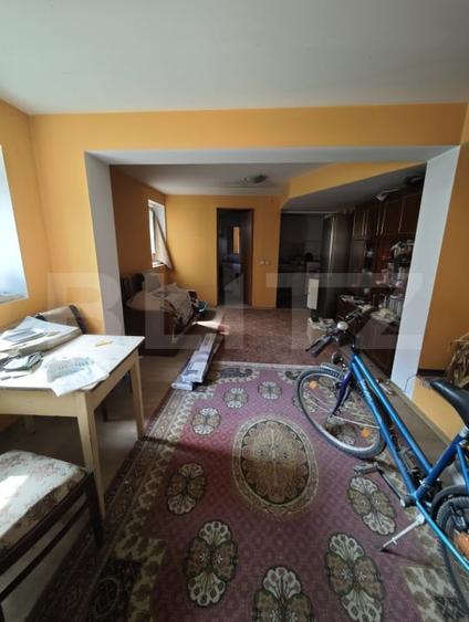 Casă individuală cu 5 camere cu Garaj în Dumbrăvița