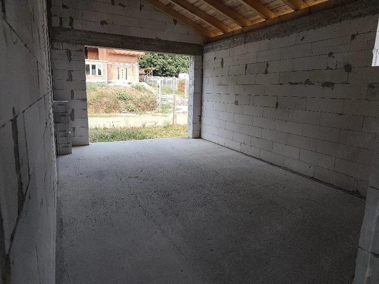 Casă cu Teren 450 Mp în Șard