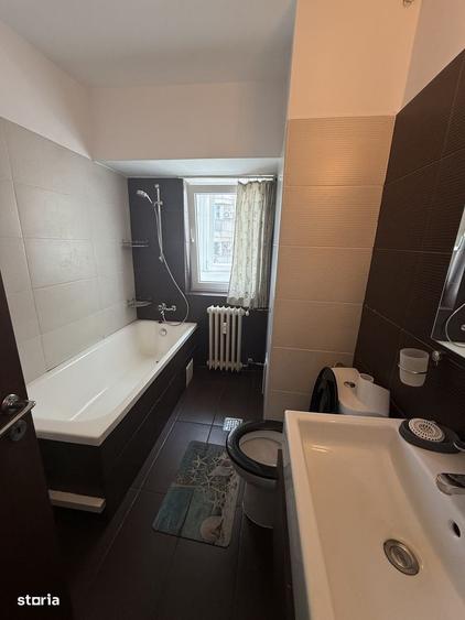 Apartament cu 3 camere decomandat în Splaiul Independenței