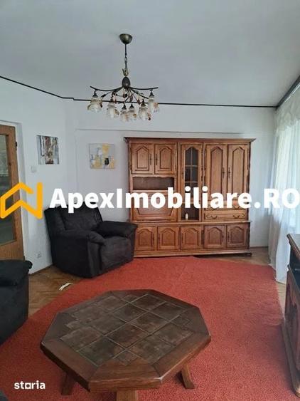 Apartament cu 3 camere decomandat în Obor
