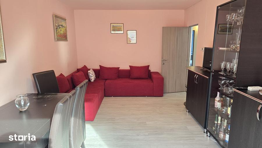 Apartament cu 2 camere decomandat în 22 Decembrie