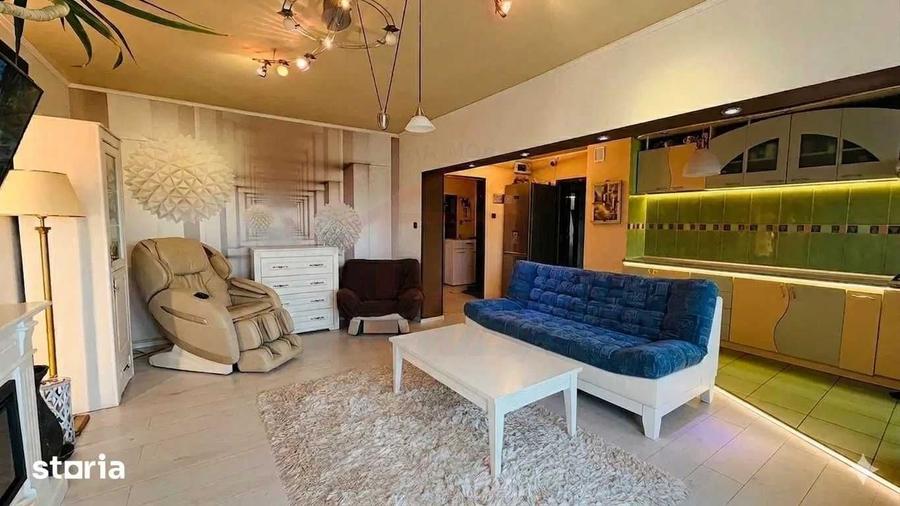 Apartament cu 4 camere decomandat în Piața Centrală