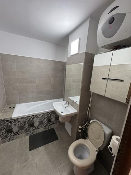 Apartament cu 2 camere decomandat în Republicii