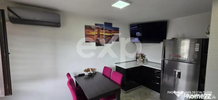 Apartament cu 3 camere semidecomandat în Micro 9