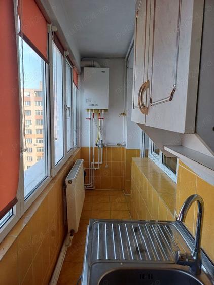 Apartament cu 3 camere decomandat în Complex Studențesc