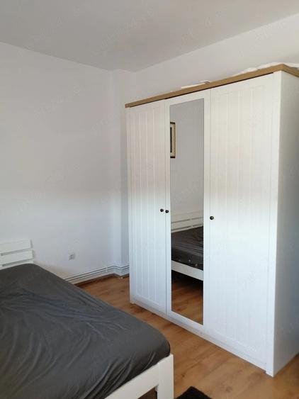 Apartament cu 3 camere semidecomandat în Central