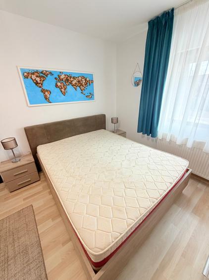 Apartament cu 4 camere semidecomandat în Baza 3