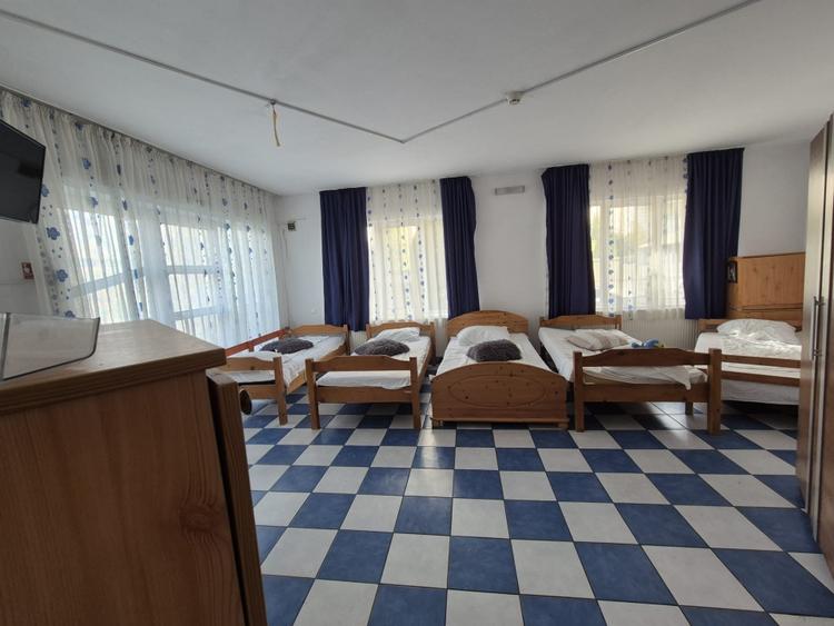 Casă individuală cu 8 camere cu Canalizare în Găvana 2