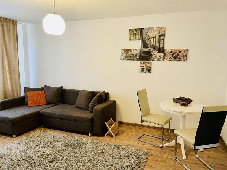 Apartament cu 3 camere decomandat în Brâncoveanu