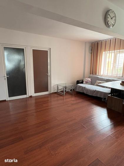 Apartament cu 3 camere decomandat în 9 Mai