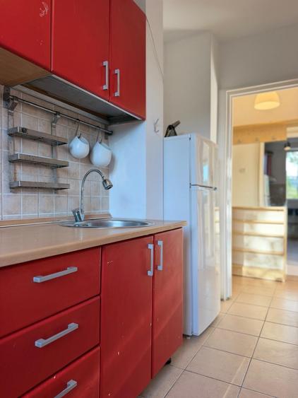 Apartament cu 4 camere decomandat în Drumul Taberei