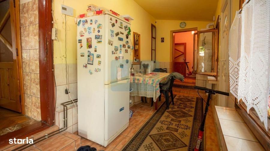 Casă cu 4 camere în Muncitoresc