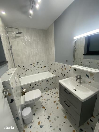 Casă cu 5 camere cu Teren 200 Mp în Andronache