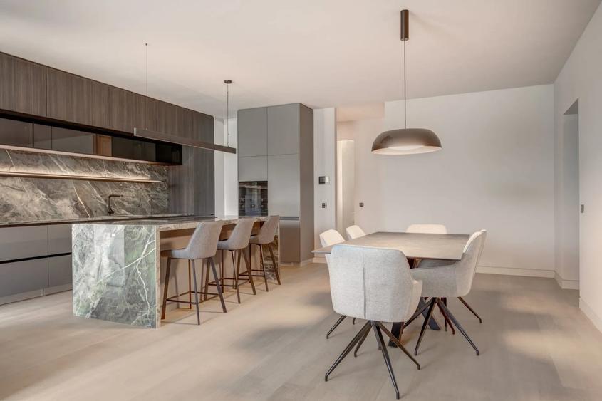Apartament cu 3 camere decomandat în Floreasca