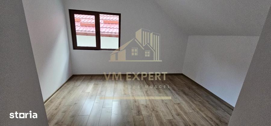 Casă cu 4 camere cu Teren 177 Mp în Rucăr
