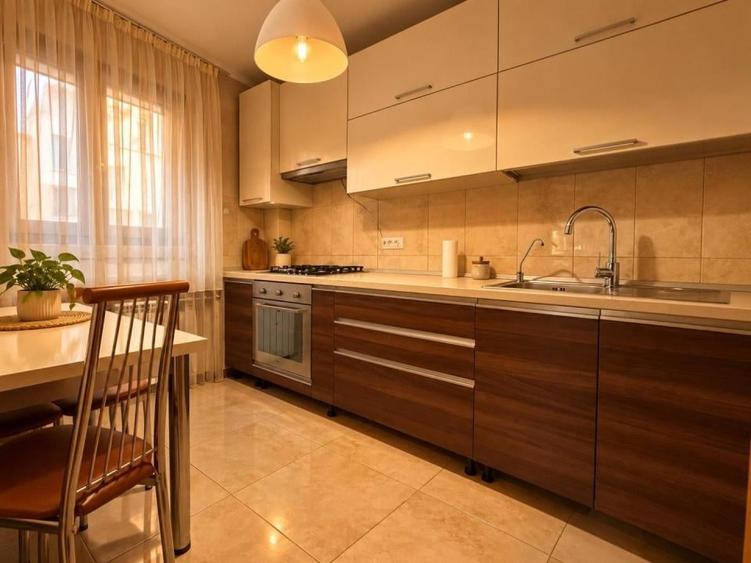 Apartament cu 3 camere în Drumul Taberei