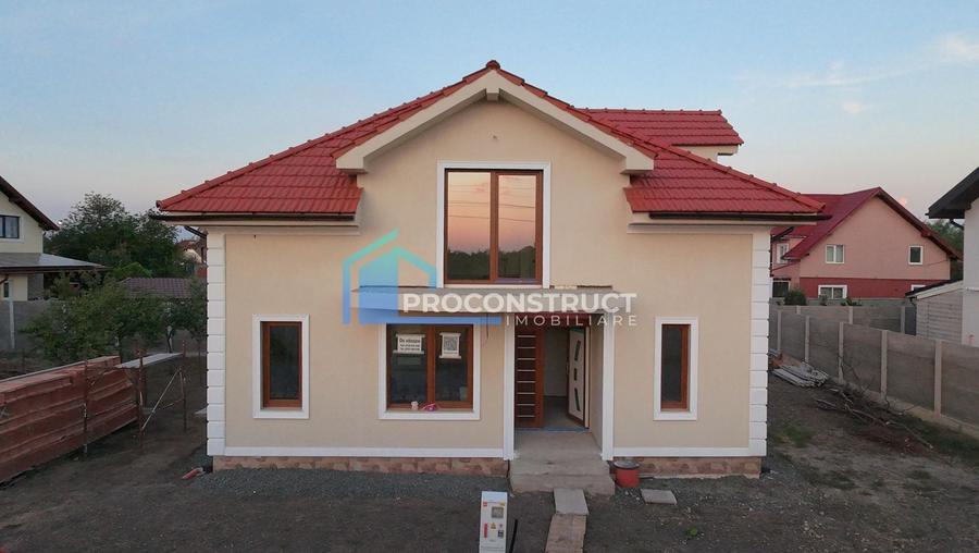 Casă individuală cu 4 camere cu Canalizare în Sânandrei