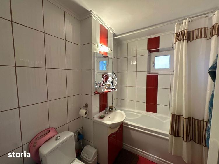 Apartament cu 3 camere decomandat în Tătărași