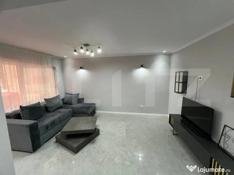 Apartament cu 3 camere decomandat în Cetate