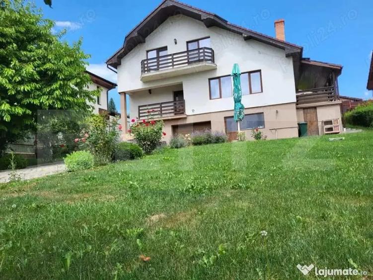 Casă cu 4 camere cu Teren 636 Mp în Bărdești