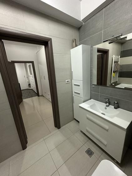 Apartament cu 2 camere decomandat în Olteni