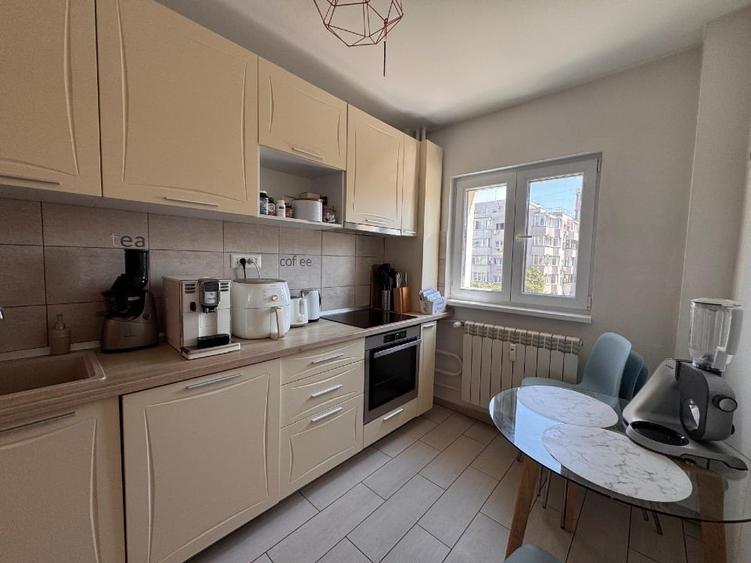 Apartament cu 2 camere decomandat, mobilat în 1 Mai