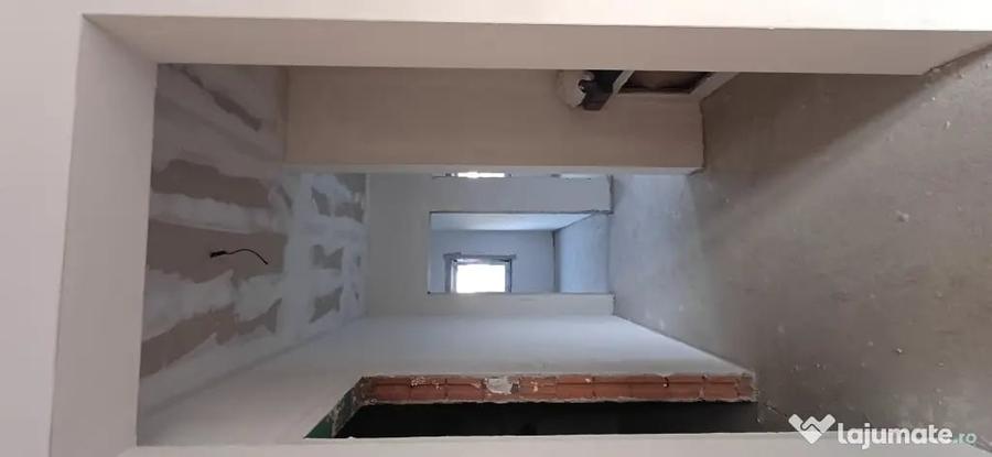 Casă cu 3 camere în Sânpetru