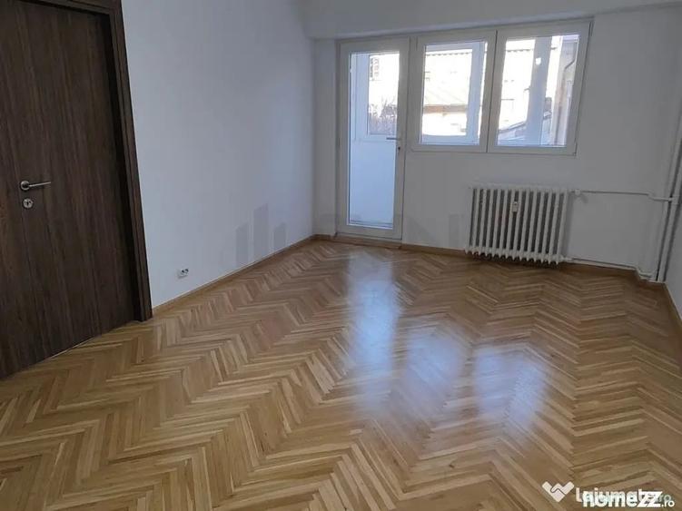 Apartament cu 3 camere decomandat în Dorobanți