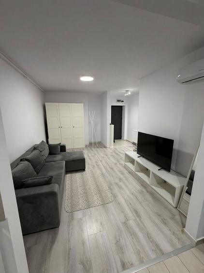 Apartament cu 2 camere decomandat în Titan
