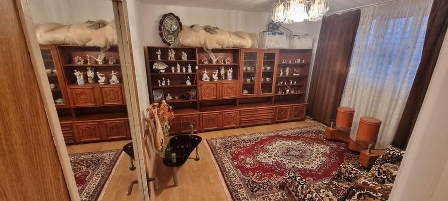 Apartament cu 2 camere decomandat în Buzoești