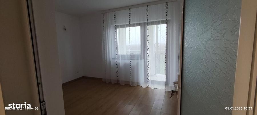 Casă cu 4 camere în Stoenești