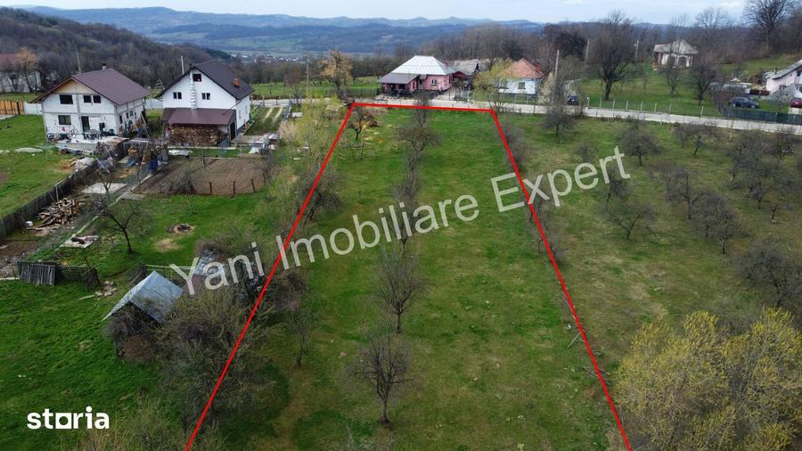 Teren de 3346 mp, în Valea Iașului