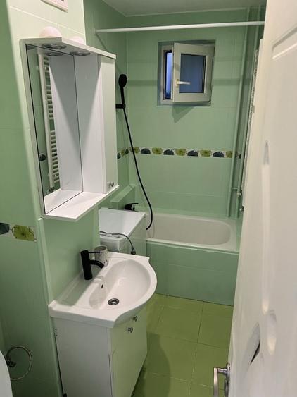 Apartament cu 2 camere nedecomandat în Girocului