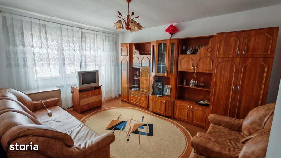 Apartament cu 4 camere decomandat în Gară