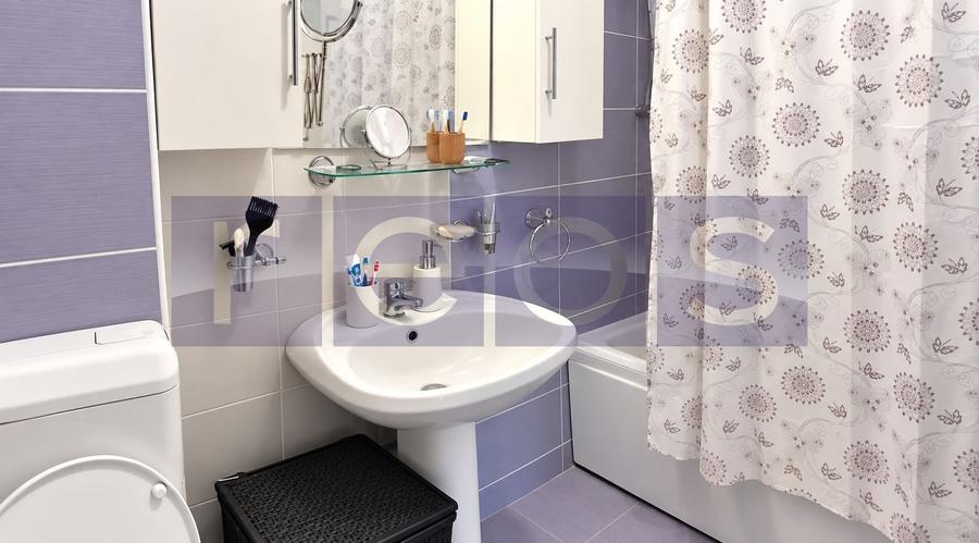 Apartament cu 3 camere decomandat, mobilat în Central