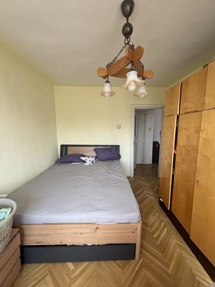 Apartament cu 3 camere decomandat în Torontalului