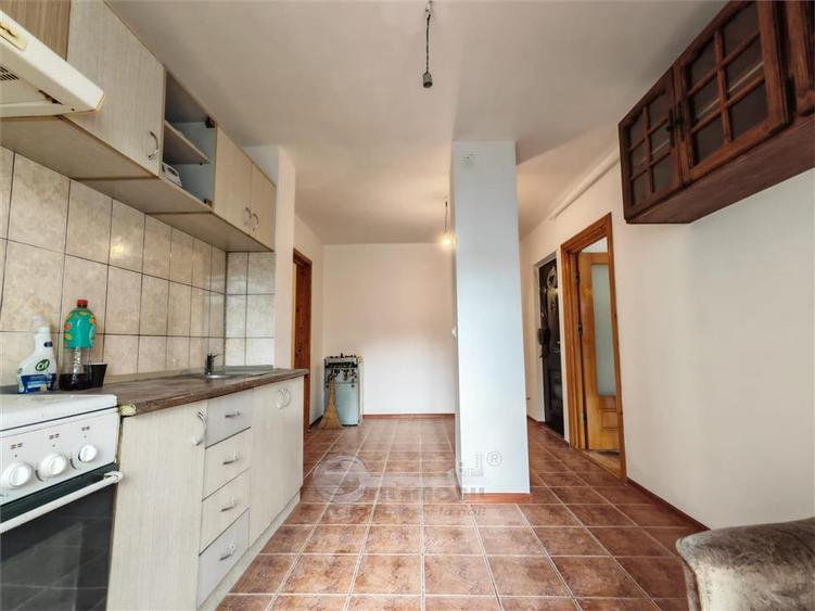Apartament cu 3 camere decomandat în Nicolina