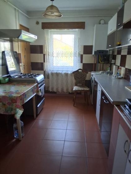 Inchiriez apartament 2 camere - 4