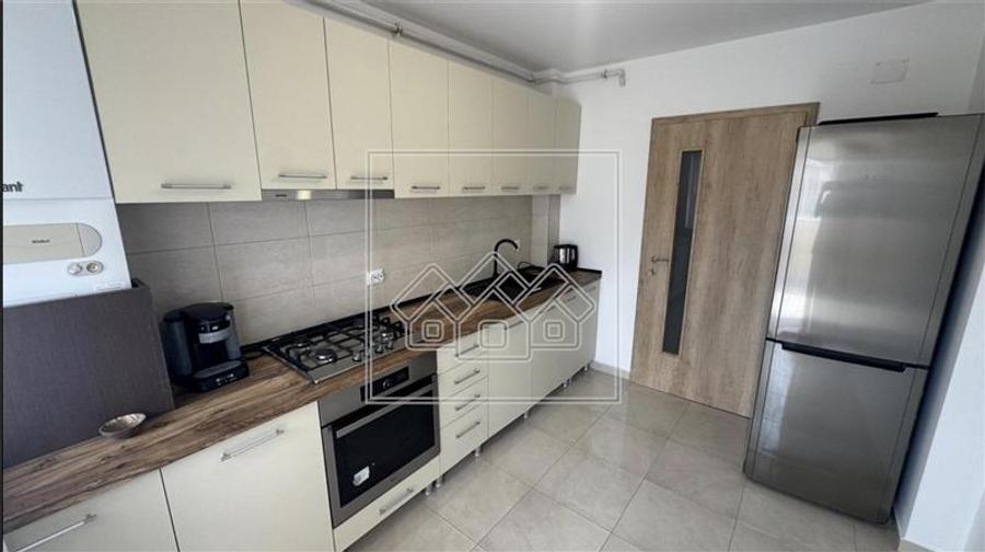 Apartament cu 2 camere decomandat, mobilat în Șelimbăr