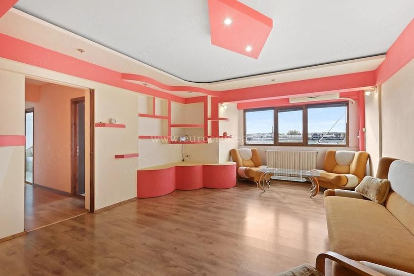 Apartament cu 3 camere decomandat în Central