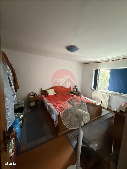 Apartament cu 4 camere decomandat în Inel II
