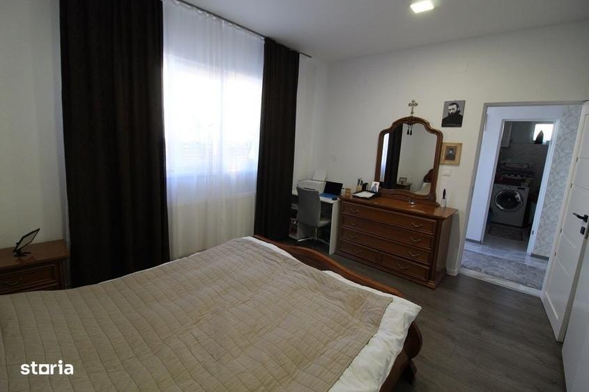 Casă cu 4 camere în Hunedoara